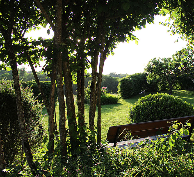 Labeyrie-garten-bank-lr Labeyrie BnB vue du jardin